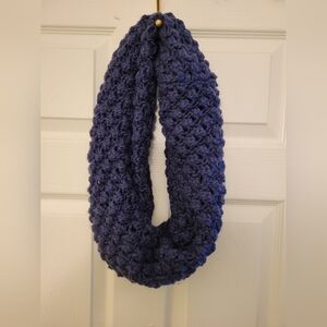 H&M DIVIDED CHUNKY KNIT INFINITY SCARF DARK BLUE/PURPLE